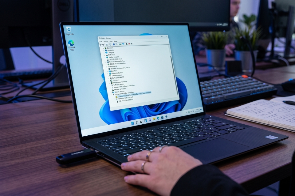 Sửa lỗi Unknown USB device descriptor request failed Windows 11 7